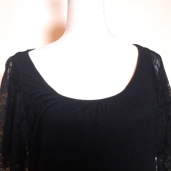 CAROLE LITTLE SIZE L BLACK SCOOP NECK LACE CASCADE SLEEVE TOP - Picture 2 of 10